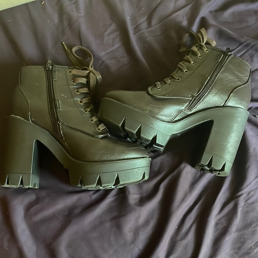 High heeled boots